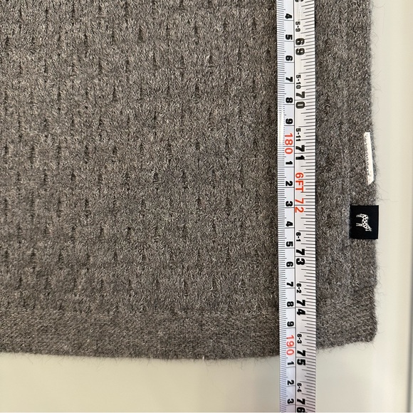 NWOT | Echo New York | Grey Patterned Knit Scarf - Picture 16 of 16